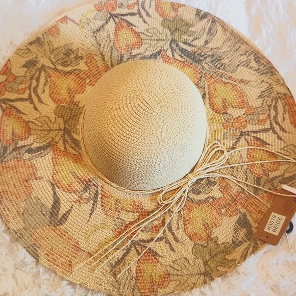 ODIVA Accessories - SUNHAT Beigè  Floral Wide Brim NWT